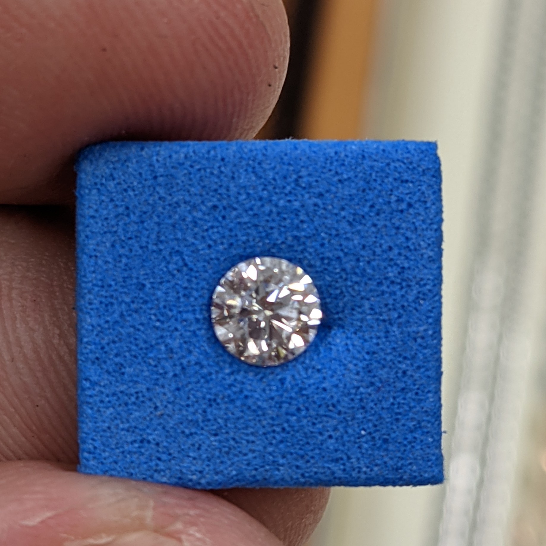 Neosadený diamant 0.34ct SI2/E