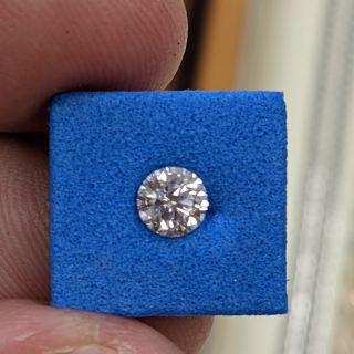 Neosadený diamant 0.37ct SI2/F